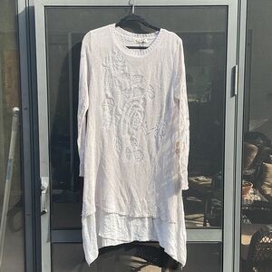 Selfie Couture Elegant Cream Long Sleeve Women's Top, Size M/L